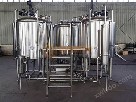 500升三体三器精酿啤酒设备